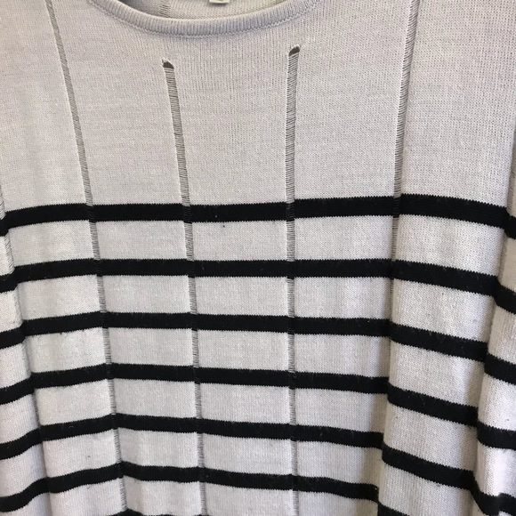 Molly + Isadora Grey and Black Sweater - Picture 4 of 11